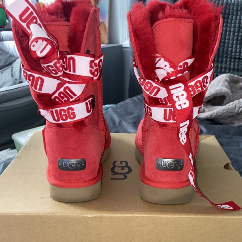 RED UGGS!